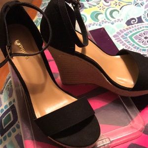 Express size 7 wedges